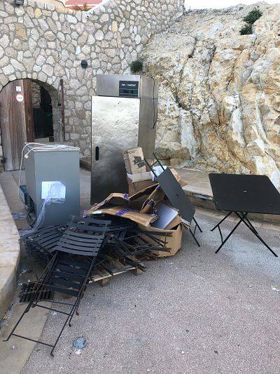 Débarras de mobiliers et de DEEE pour un restaurant près d'Aix en Provence